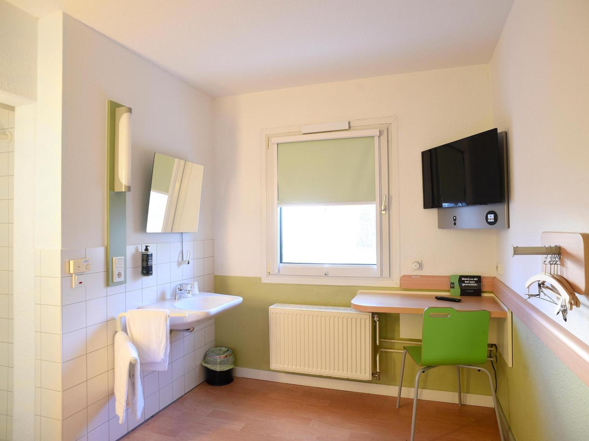 B&B Hotel Rostock-Broderstorf Εξωτερικό φωτογραφία