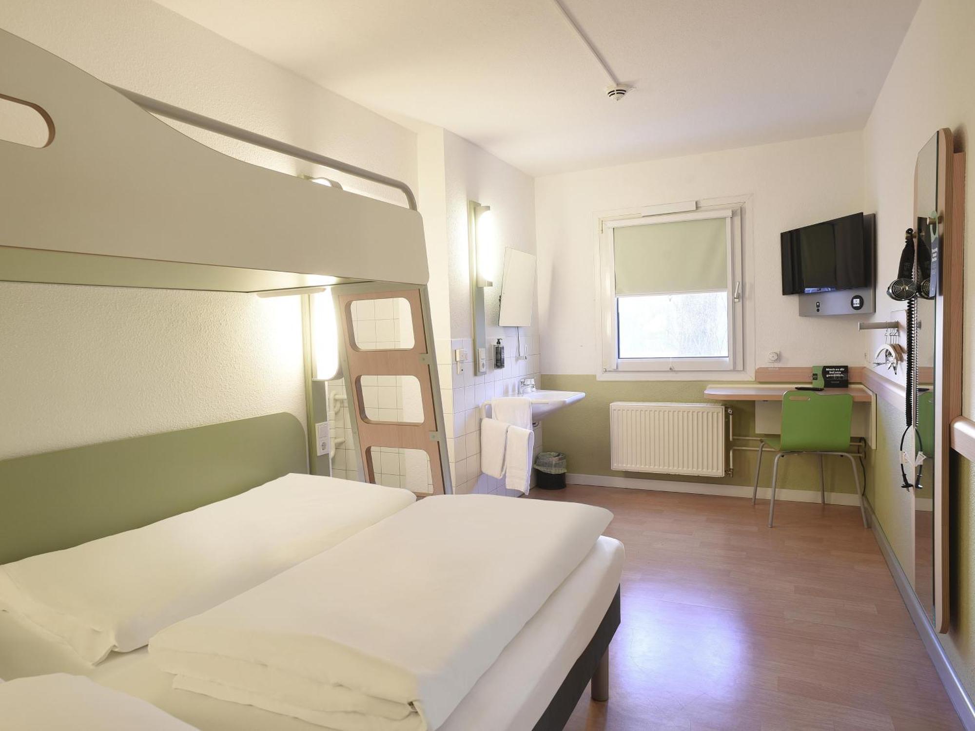 B&B Hotel Rostock-Broderstorf Εξωτερικό φωτογραφία