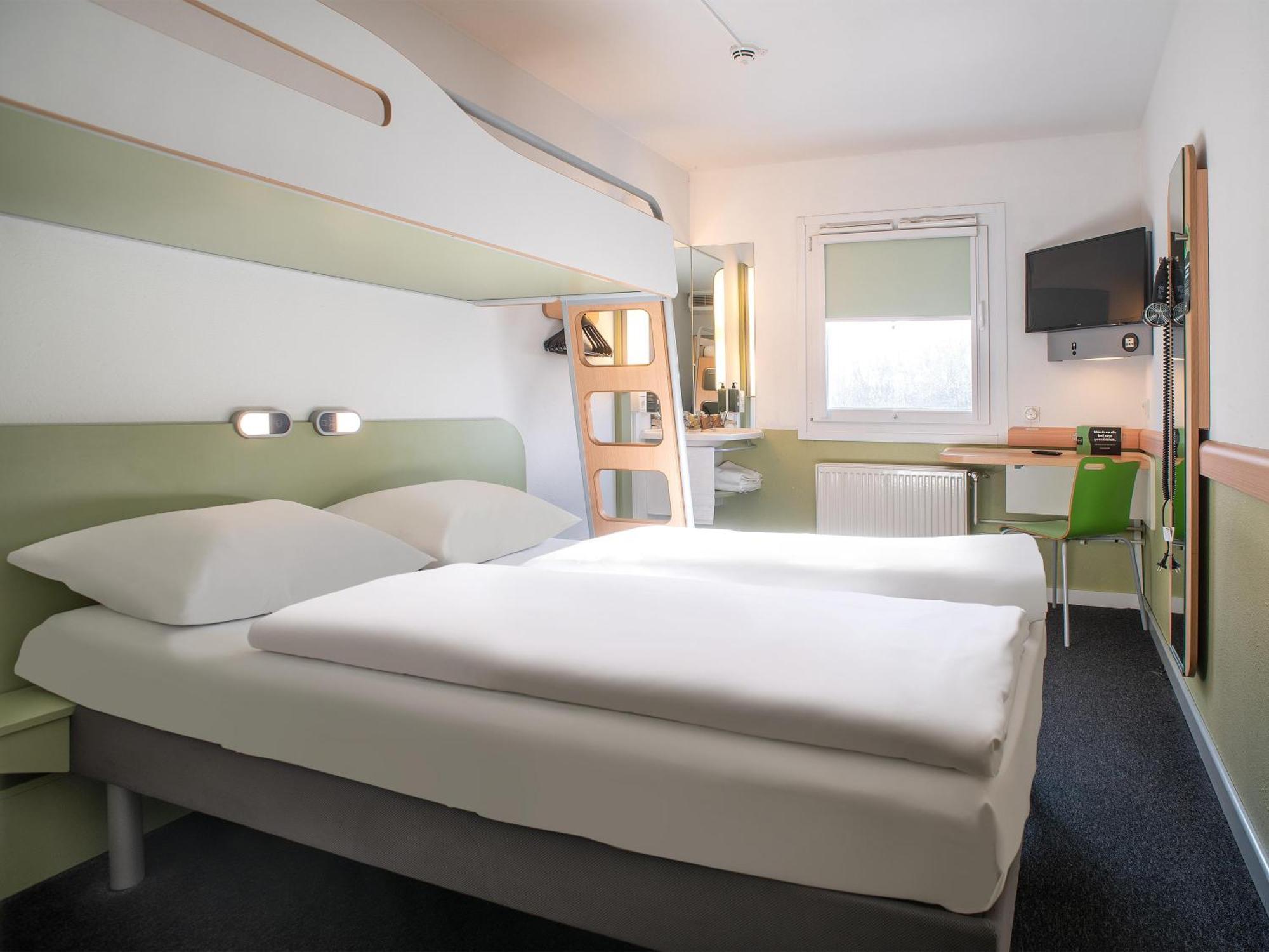 B&B Hotel Rostock-Broderstorf Εξωτερικό φωτογραφία