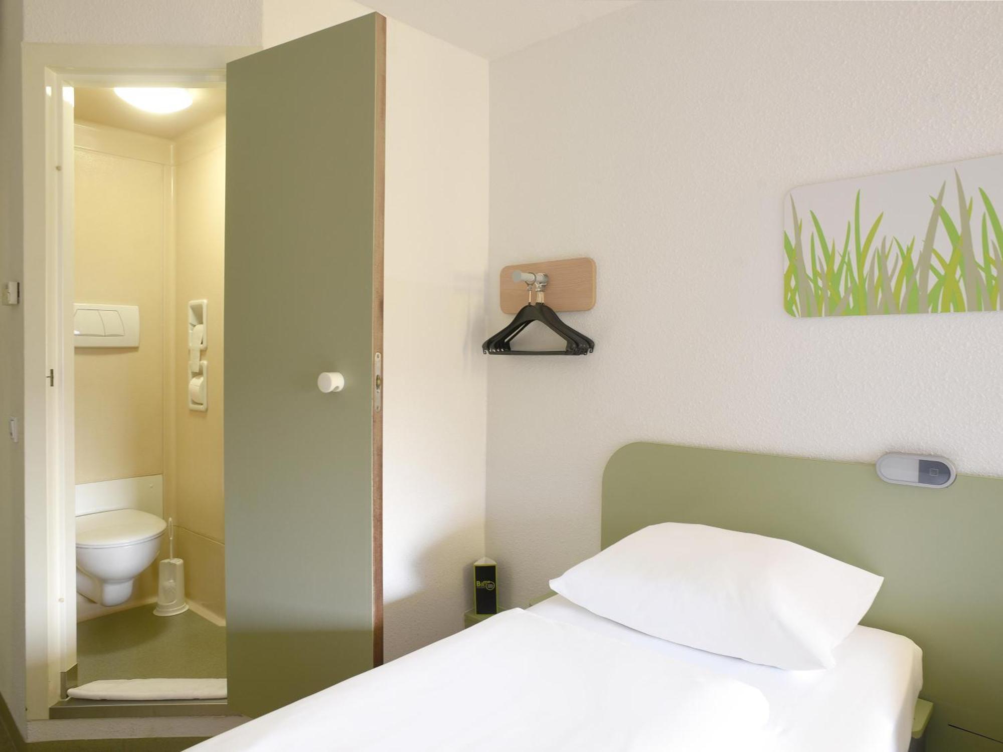 B&B Hotel Rostock-Broderstorf Εξωτερικό φωτογραφία