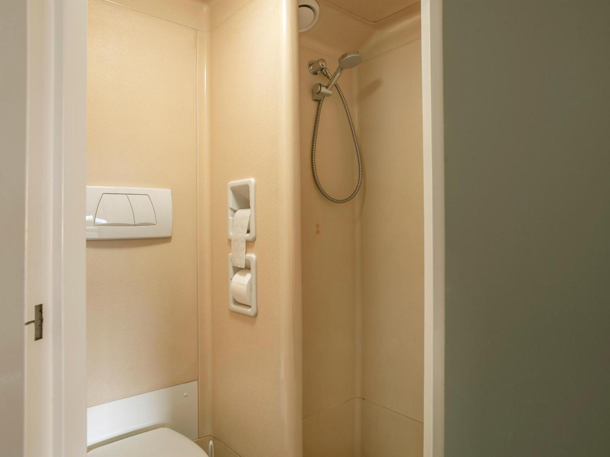 B&B Hotel Rostock-Broderstorf Εξωτερικό φωτογραφία