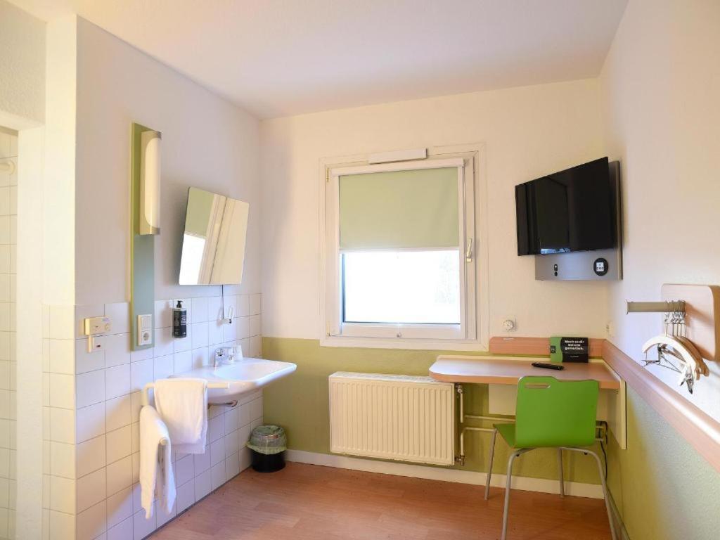 B&B Hotel Rostock-Broderstorf Εξωτερικό φωτογραφία
